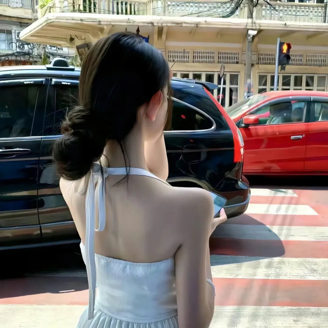 蒙娜丽莎与血月
